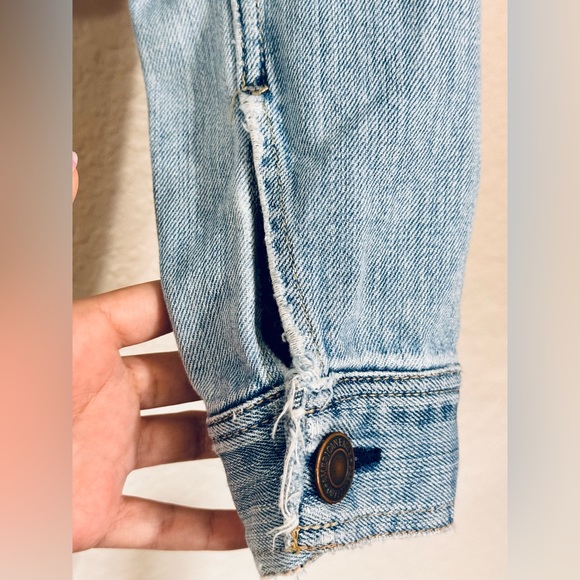 AE Short Denim Jacket - Light Wash Size S - Picture 6 of 6